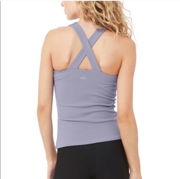 Alo Yoga Elevate Tank in Lavender Smoke Heather - Picture 2 of 3